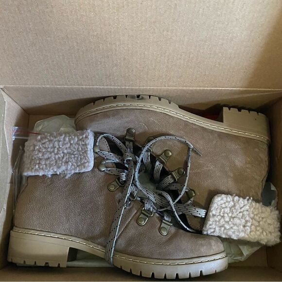 Bass Suede Boots - Picture 1 of 2